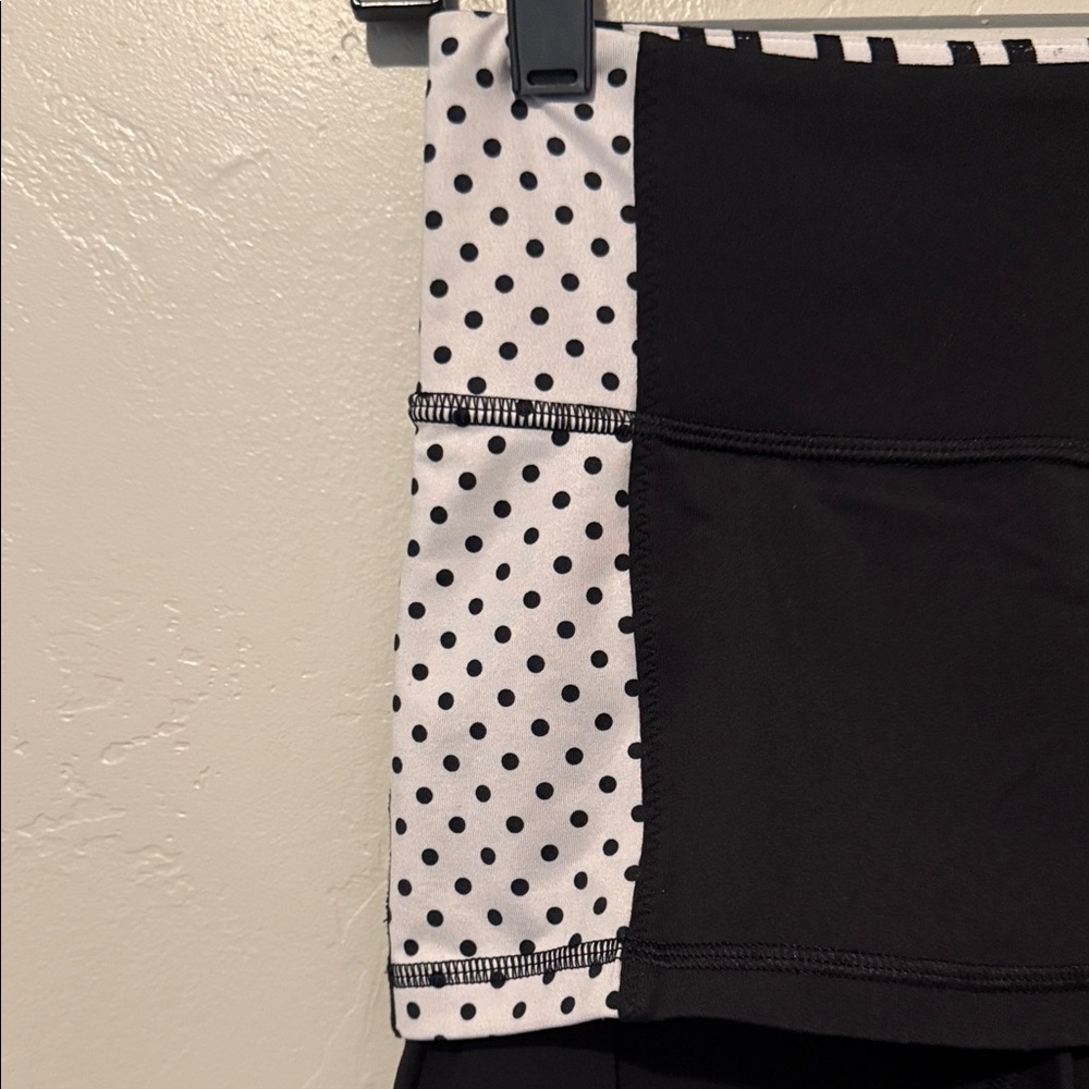 Lululemon Athletica Black and White Polka Dot Skirted Crop Leggings 4 - Picture 3 of 10